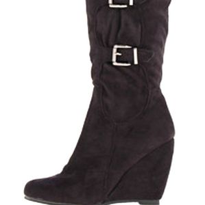 2 Lips fx black suede buckle knee shaft wedge boot